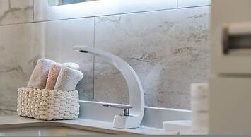 Urban Scene - Free Parking