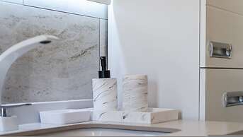 Urban Scene - Free Parking