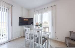 Urban Scene - Free Parking