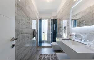 Urban Scene - Free Parking