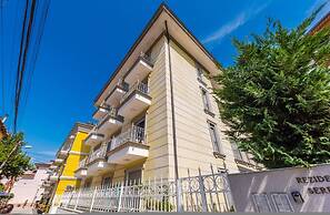 Urban Scene - Free Parking