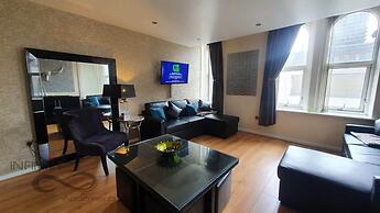 Contractor Bookers at Infinity Apartments