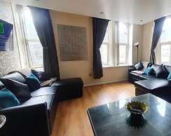 Contractor Bookers at Infinity Apartments