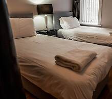 Contractor Bookers at Infinity Apartments