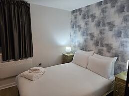 Contractor Bookers at Infinity Apartments