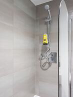 Contractor Bookers at Infinity Apartments