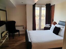 Contractor Bookers at Infinity Apartments