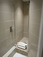 Contractor Bookers at Infinity Apartments