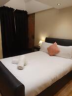 Contractor Bookers at Infinity Apartments