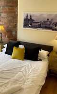 Contractor Bookers at Infinity Apartments