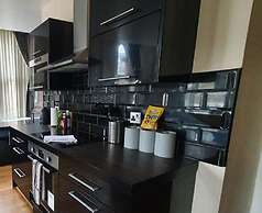 Contractor Bookers at Infinity Apartments