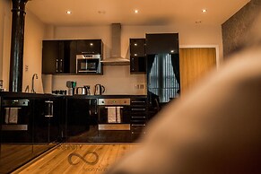 Contractor Bookers at Infinity Apartments