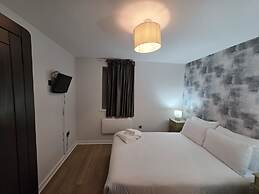 Contractor Bookers at Infinity Apartments