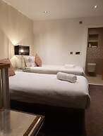 Contractor Bookers at Infinity Apartments