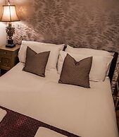 Contractor Bookers at Infinity Apartments