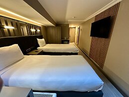 Aven Hotel