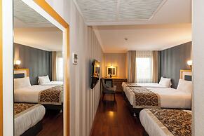 Crestium Hotel Premium Square