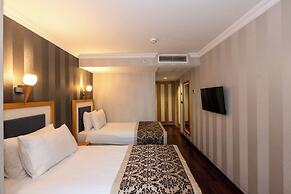 Crestium Hotel Premium Square