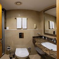 Crestium Hotel Premium Square