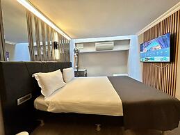 Aven Hotel