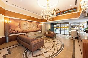 Crestium Hotel Premium Square