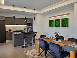 10 Apartments & Suites Athens