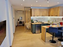 10 Apartments & Suites Athens