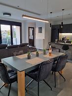 10 Apartments & Suites Athens