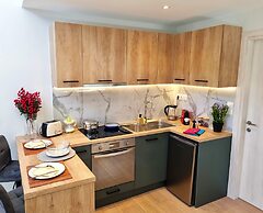 10 Apartments & Suites Athens