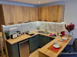 10 Apartments & Suites Athens