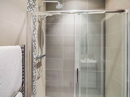 Simplistic Apartment in Milton Keynes Near Willen Lake