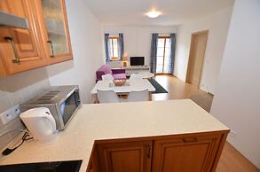 Modish Apartment in Nova Pec Near Lake