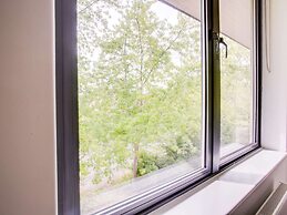 Apartment in Milton Keynes Near Canary Karaoke