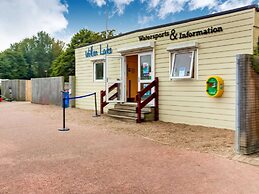 Apartment in Milton Keynes Near Canary Karaoke