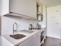 Apartment in Milton Keynes Near Canary Karaoke