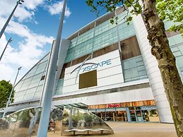 Apartment in Milton Keynes Near Canary Karaoke