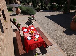 Mansion in Montefiascone With Swimming Pool