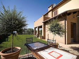 Mansion in Montefiascone With Swimming Pool