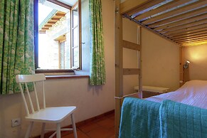 Marvelous Holiday Home in Issac With Swimming Pool
