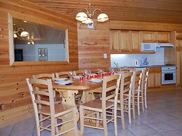 Spacious Holiday Home Near Center of Champagny