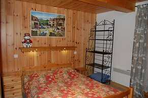 Spacious Holiday Home Near Center of Champagny