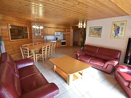 Spacious Holiday Home Near Center of Champagny