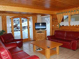 Spacious Holiday Home Near Center of Champagny