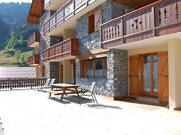 Spacious Holiday Home Near Center of Champagny