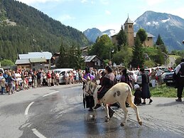 Spacious Holiday Home Near Center of Champagny