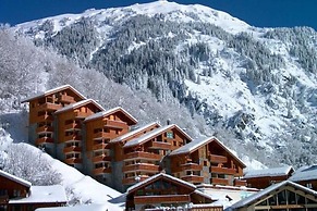 Spacious Holiday Home Near Center of Champagny