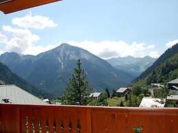 Spacious Holiday Home Near Center of Champagny