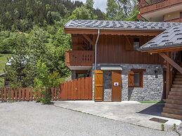 Spacious Holiday Home Near Center of Champagny