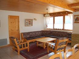Spacious Holiday Home Near Center of Champagny