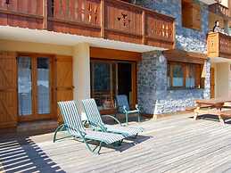 Spacious Holiday Home Near Center of Champagny